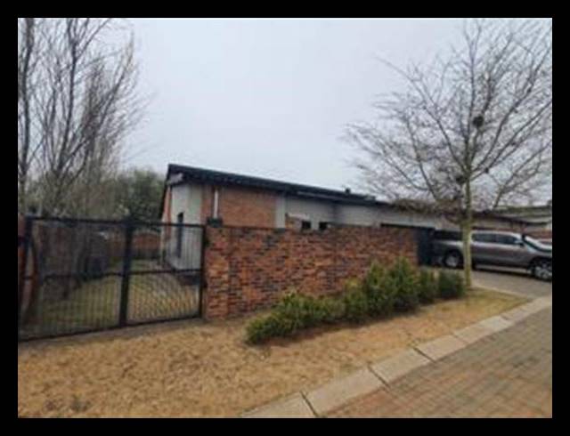 2 BEDROOM CLUSTER FOR SALE IN POMONA